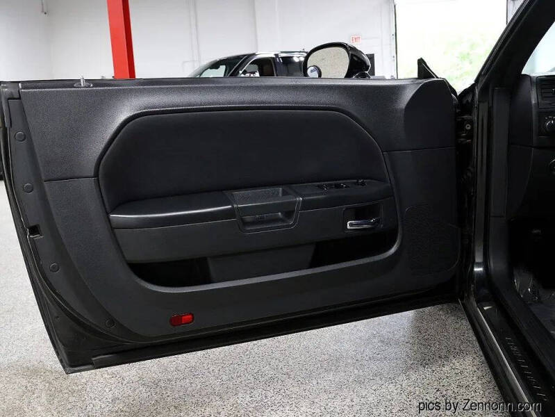 2010 Dodge Challenger SE