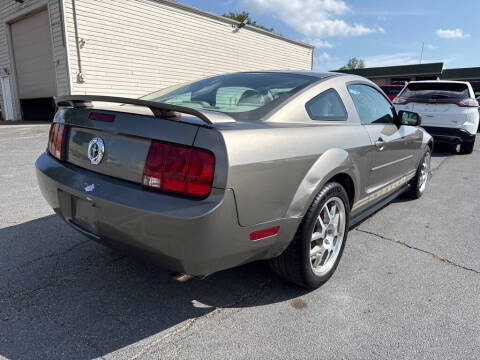2005 Ford Mustang V6 Premium