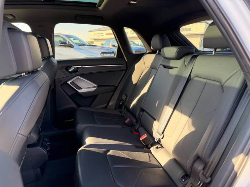 2023 Audi Q3 quattro S line Premium 45 TFSI