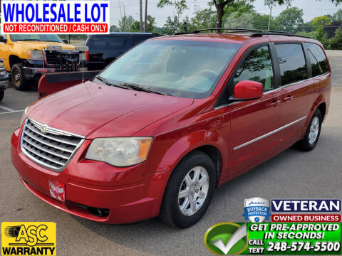 2009 Chrysler Town and Country for sale at North Oakland Motors in Waterford MI