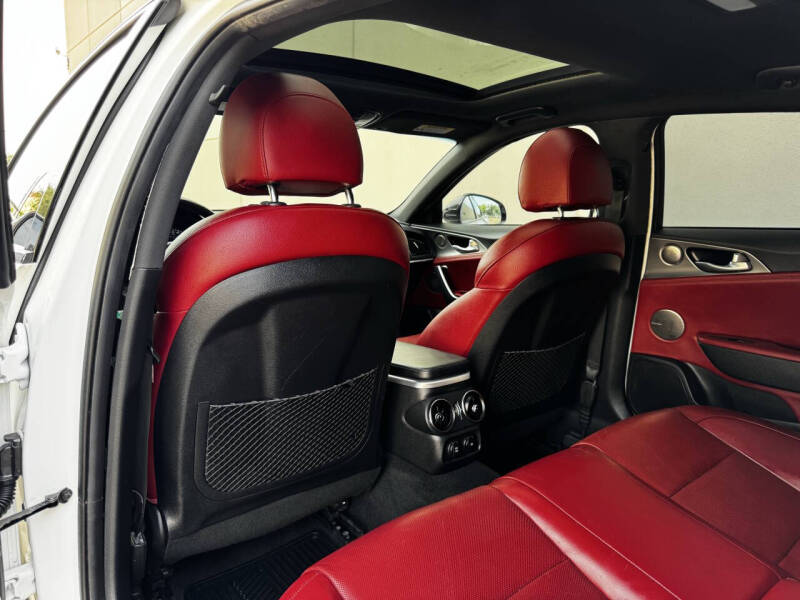 2020 Kia Stinger GT1