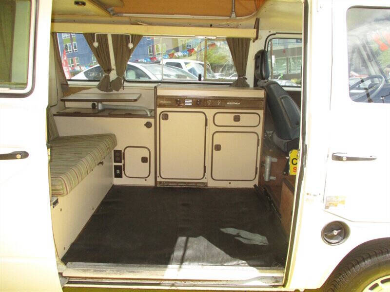 1982 Volkswagen Vanagon Camper