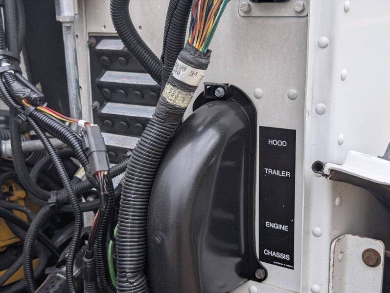 2007 Peterbilt 335