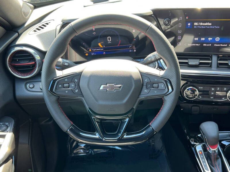 2025 Chevrolet Trax RS