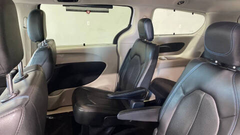 2021 Chrysler Pacifica Touring L