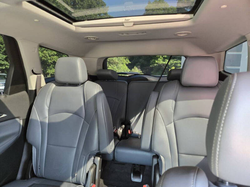 2020 Buick Enclave Essence