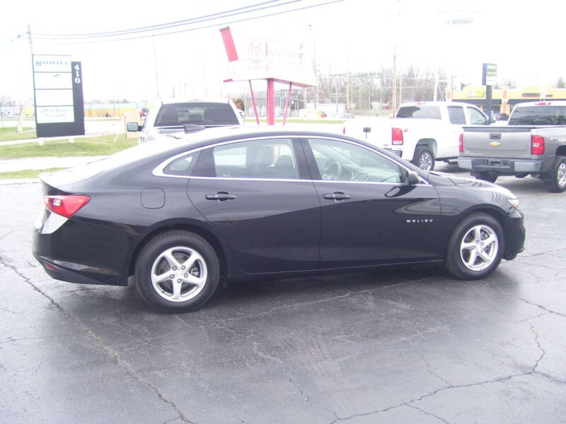 2018 Chevrolet Malibu for sale at Patricks Car & Truck in Whiteland IN