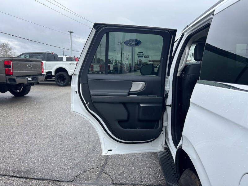 2025 Ford Expedition Active