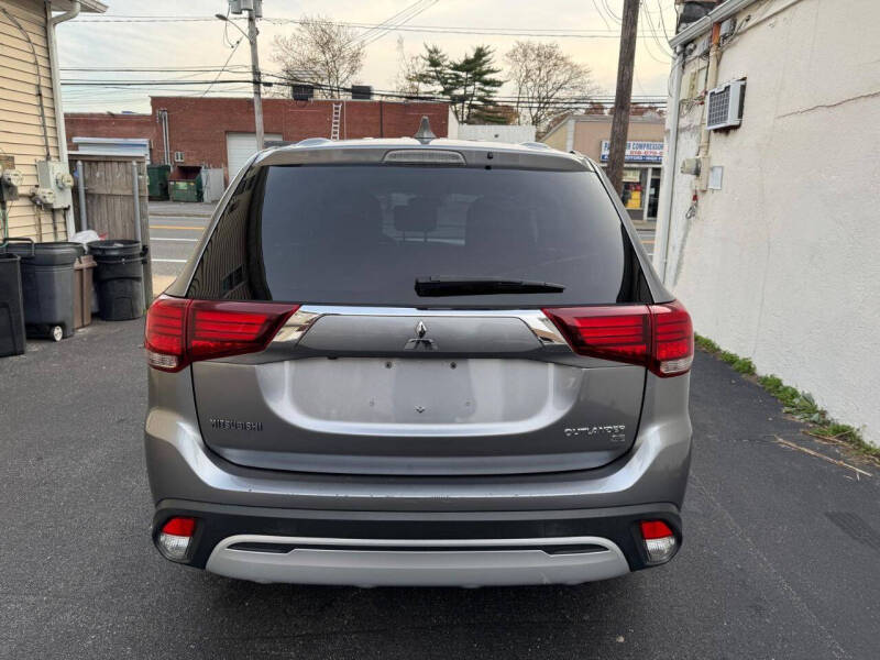 2019 Mitsubishi Outlander SE