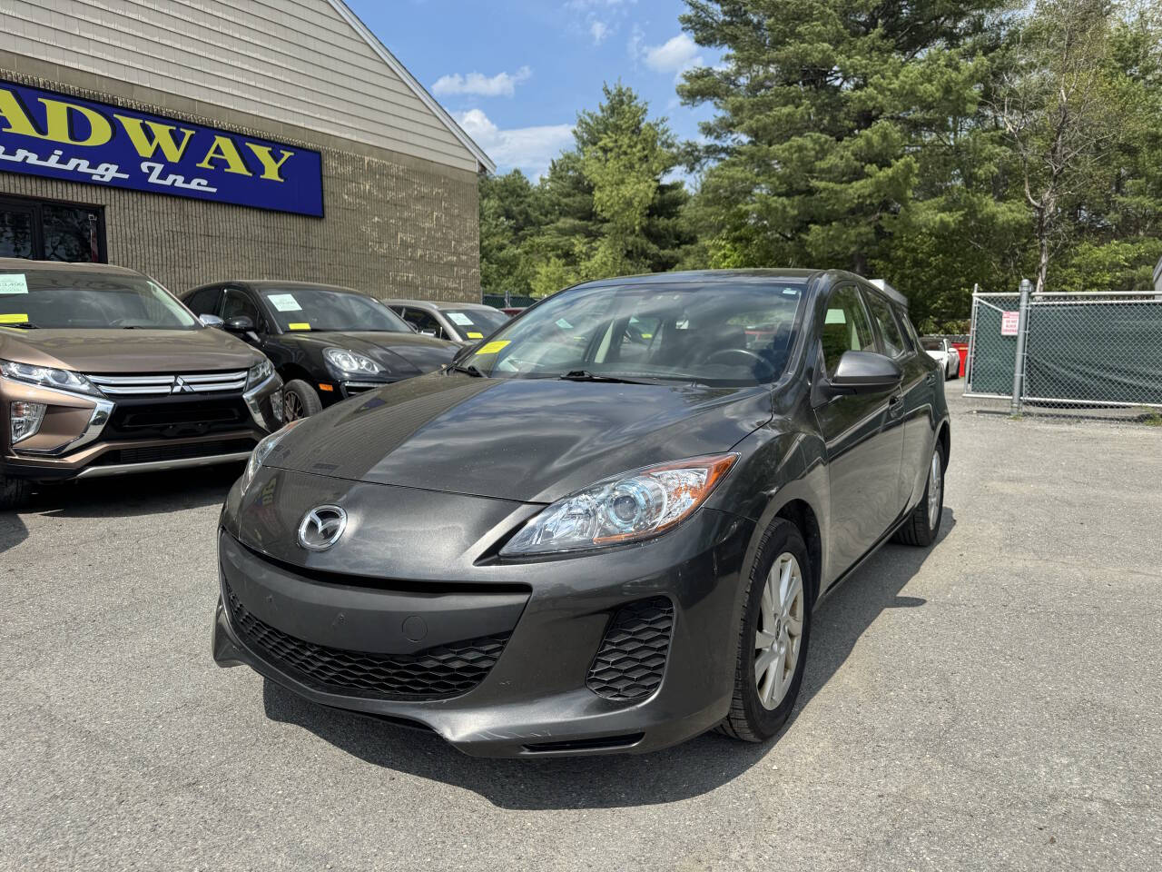 Gray 2013 Mazda Mazda3 i Touring i Touring 4dr Hatchback 6A 1