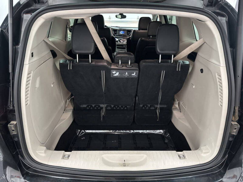 2017 Chrysler Pacifica Touring-L