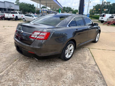 2018 Ford Taurus SEL