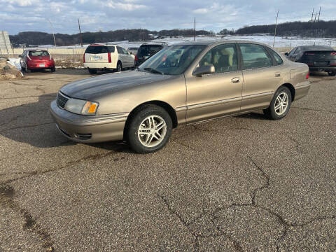 1998 Toyota Avalon for sale at Quinn Motors in Shakopee MN