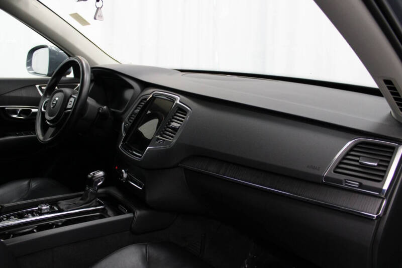 2020 Volvo XC90 T5 Momentum