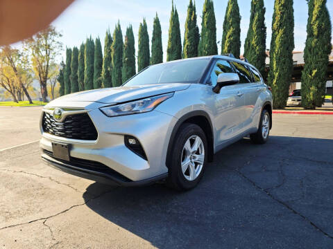 2020 Toyota Highlander LE