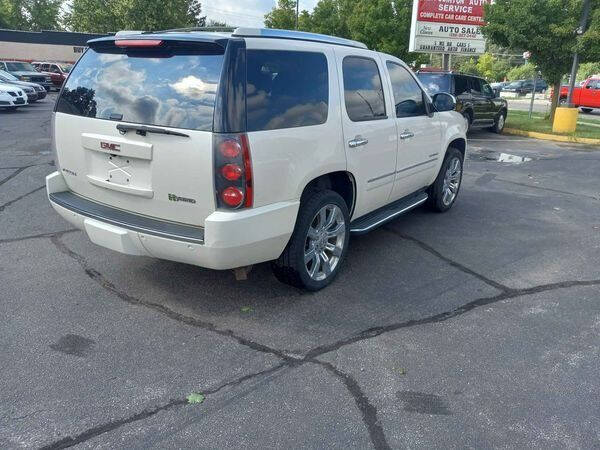 2011 GMC Yukon Denali Hybrid