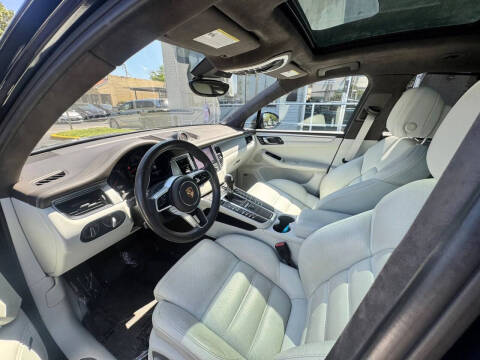 2017 Porsche Macan
