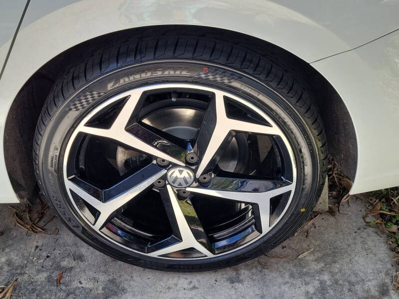 2022 Volkswagen Passat R-Line