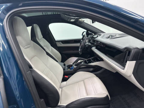 2024 Porsche Cayenne Coupe