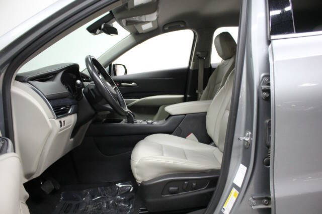 2023 Cadillac XT4 Premium Luxury