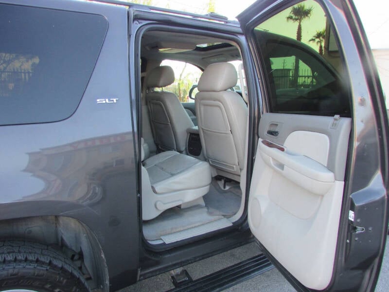 2010 GMC Yukon XL SLT1 photo 16