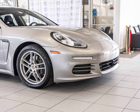 2016 Porsche Panamera 4 Edition