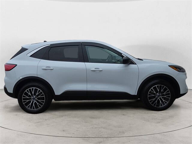 2022 Ford Escape Plug-In Hybrid SE