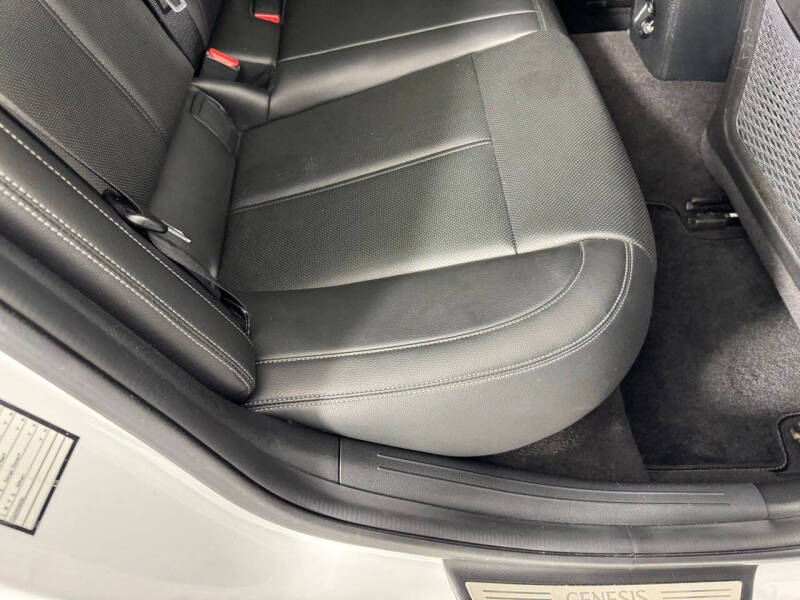 2023 Genesis G70