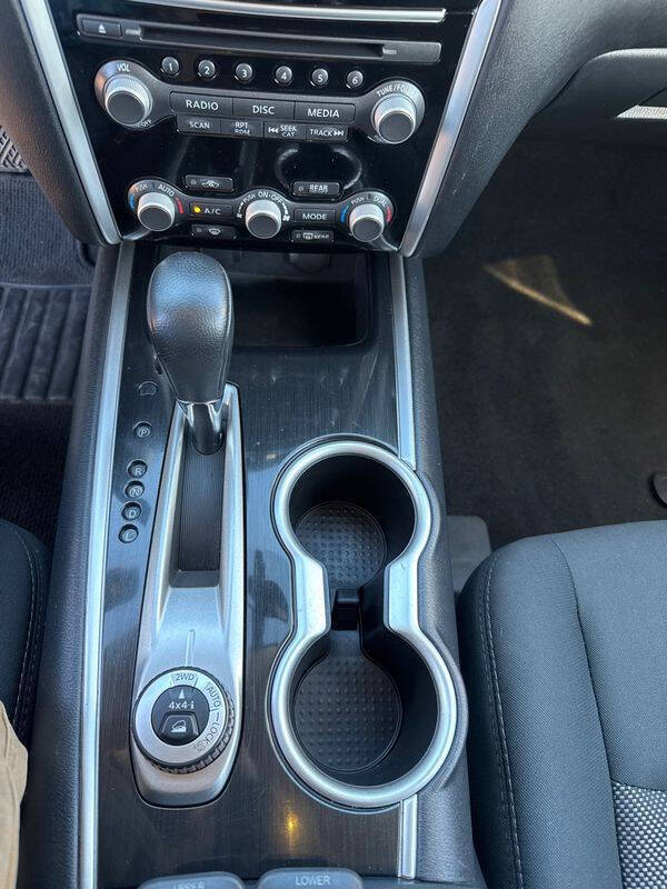 2017 Nissan Pathfinder SV