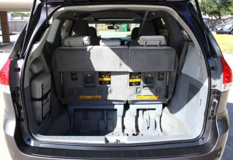 2013 Toyota Sienna XLE 7-Passenger Auto Access Seat