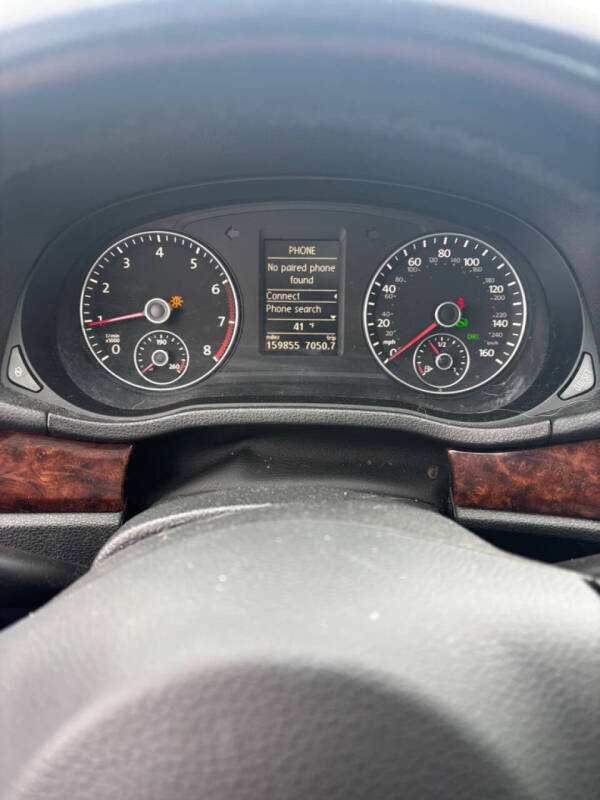 2012 Volkswagen Passat SEL