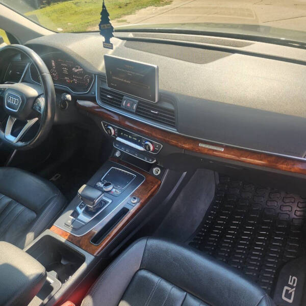 2018 Audi Q5 2.0T quattro Premium Plus