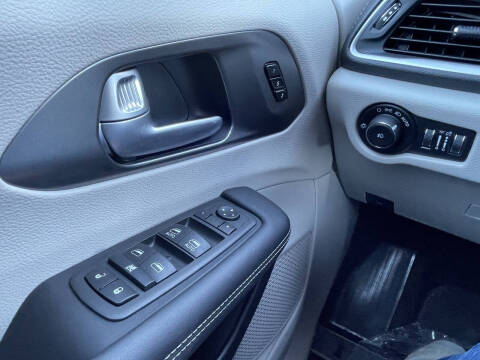 2024 Chrysler Pacifica Touring L