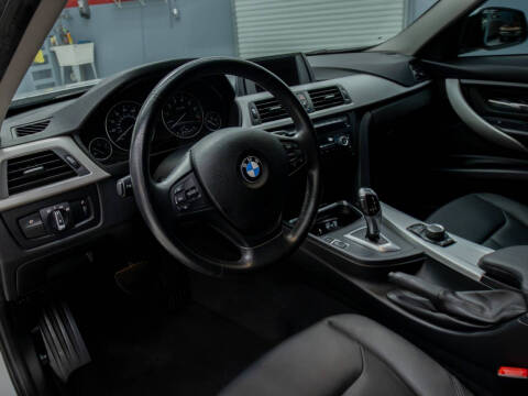 2012 BMW 3 Series 328i