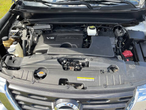 2017 Nissan Pathfinder SL