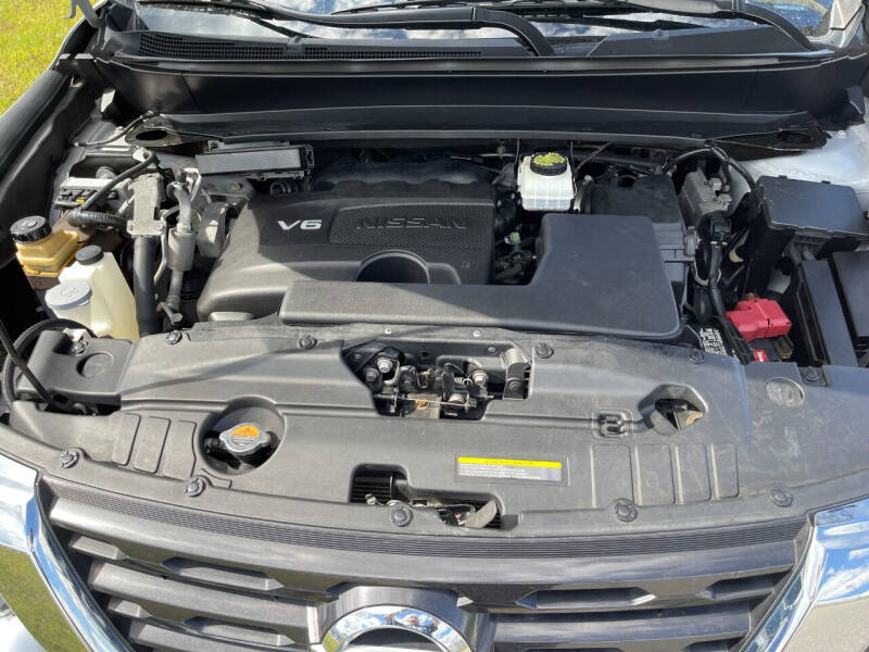 2017 Nissan Pathfinder SL