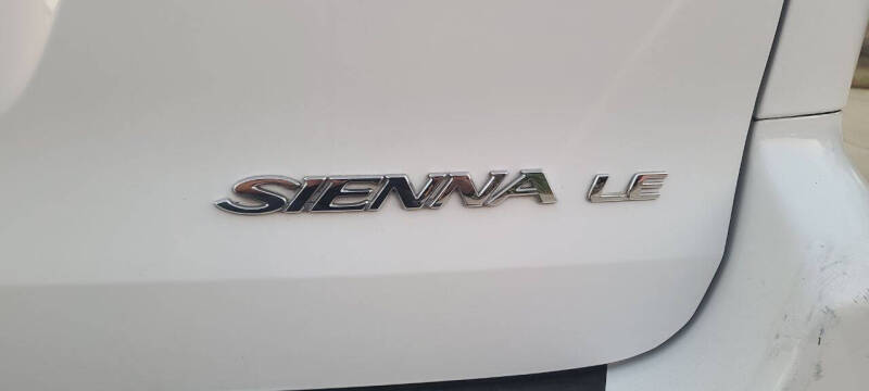 2010 Toyota Sienna LE 7-Passenger