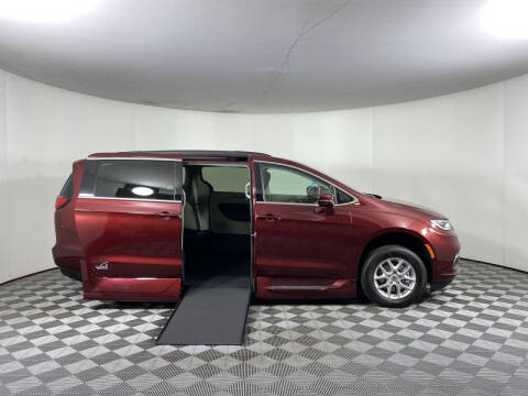 2022 Chrysler Pacifica Touring L