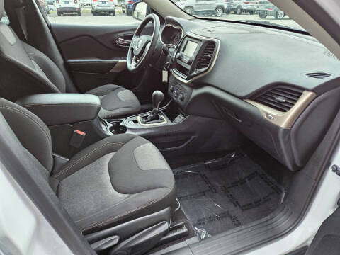 2017 Jeep Cherokee Sport