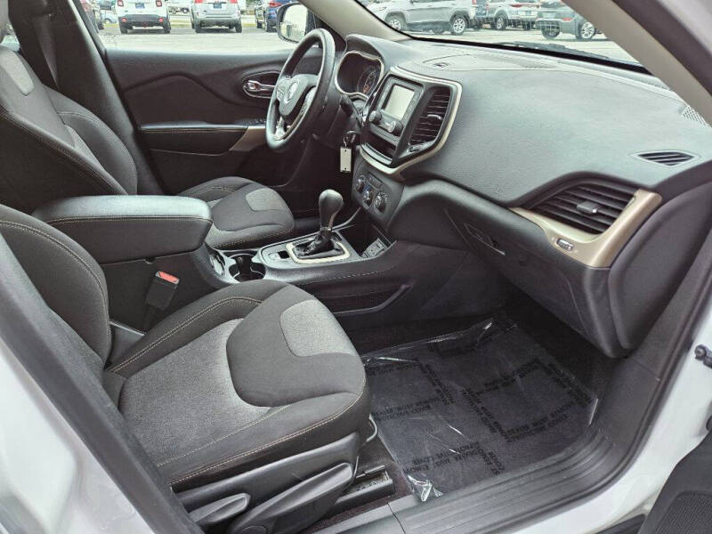 2017 Jeep Cherokee Sport