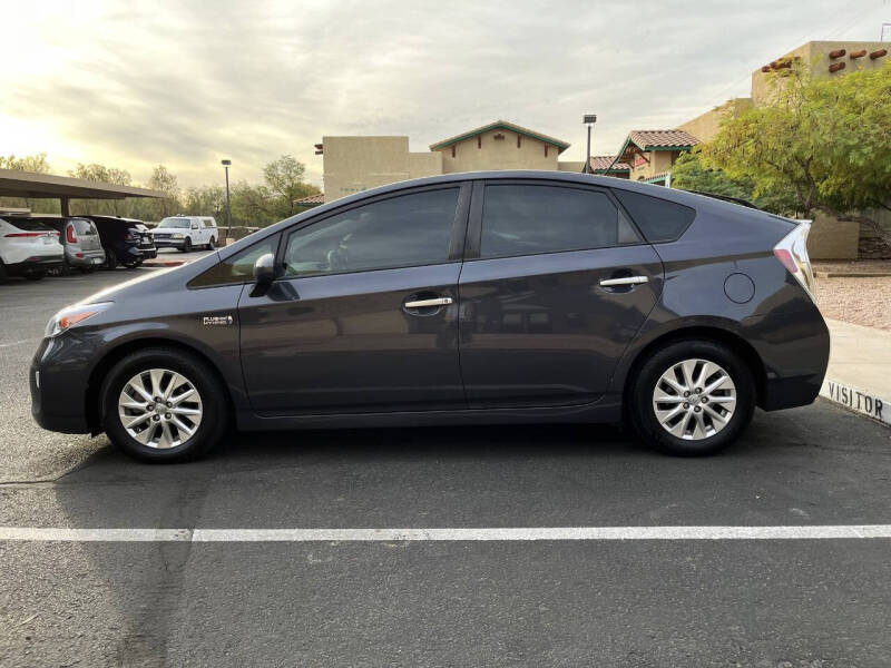 2015 Toyota Prius Plug-In Base photo 4