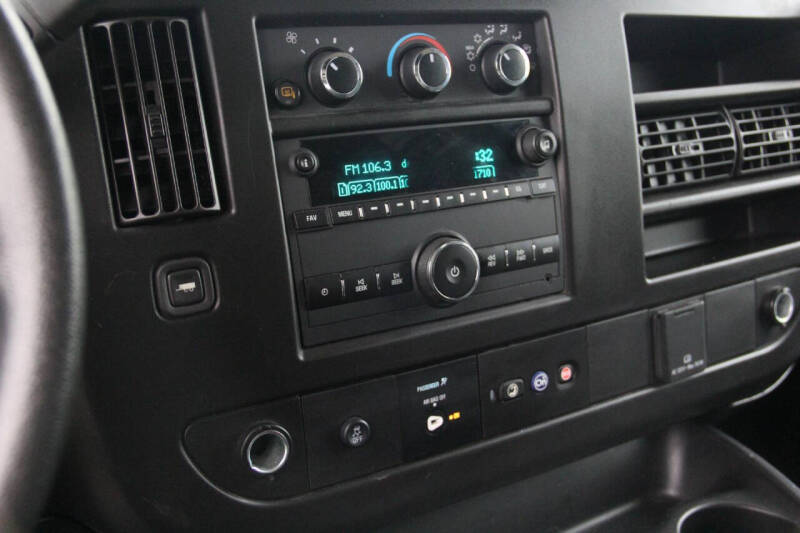 2022 Chevrolet Express 2500