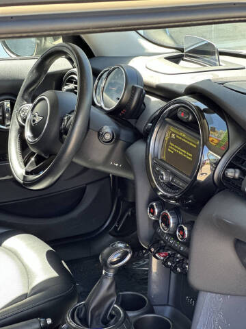 2015 MINI Hardtop 4 Door Cooper