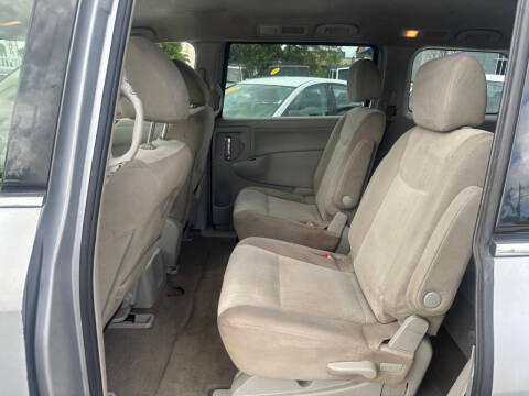 2017 Nissan Quest SV