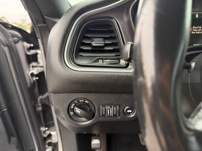 2016 Dodge Challenger SXT