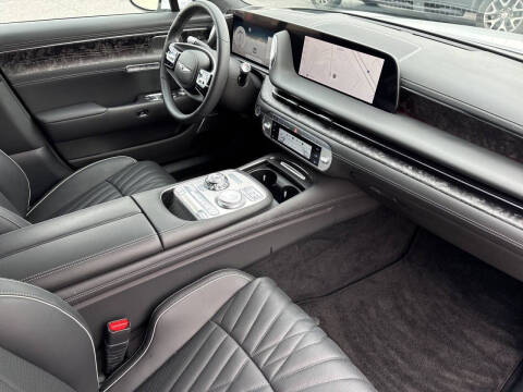 2025 Genesis G90 3.5T e-Supercharger