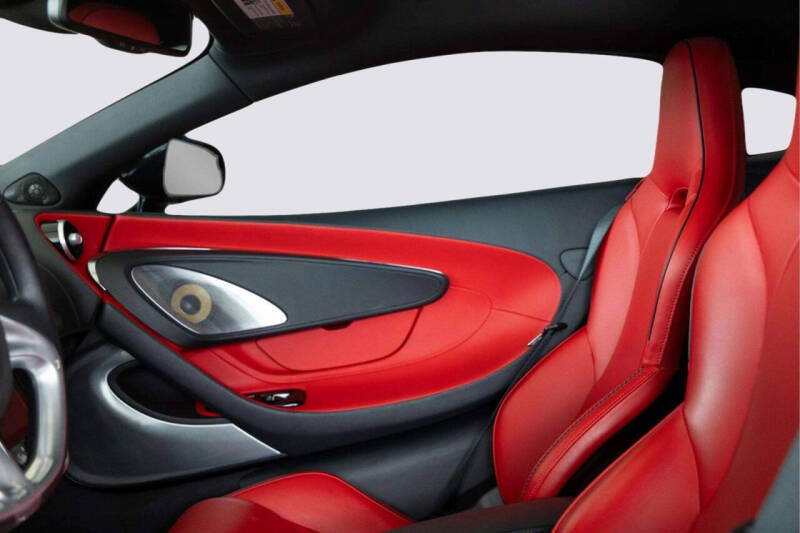 2023 McLaren GT
