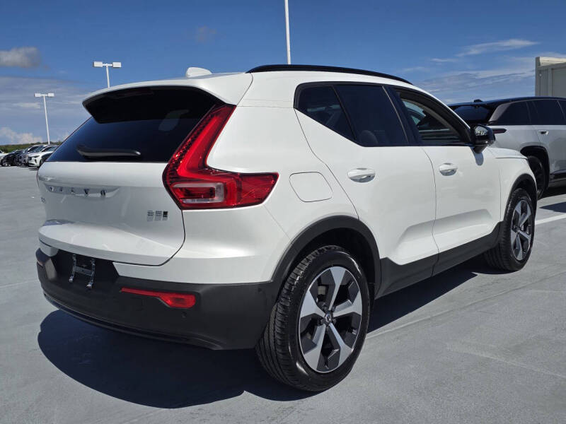 2026 Volvo XC40 B5 Plus