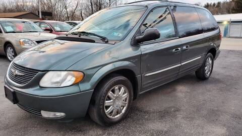 2004 Chrysler Town and Country for sale at INTERNATIONAL AUTO SALES LLC in Latrobe PA