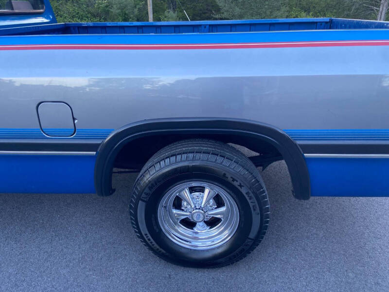 1992 Dodge RAM 150 LE